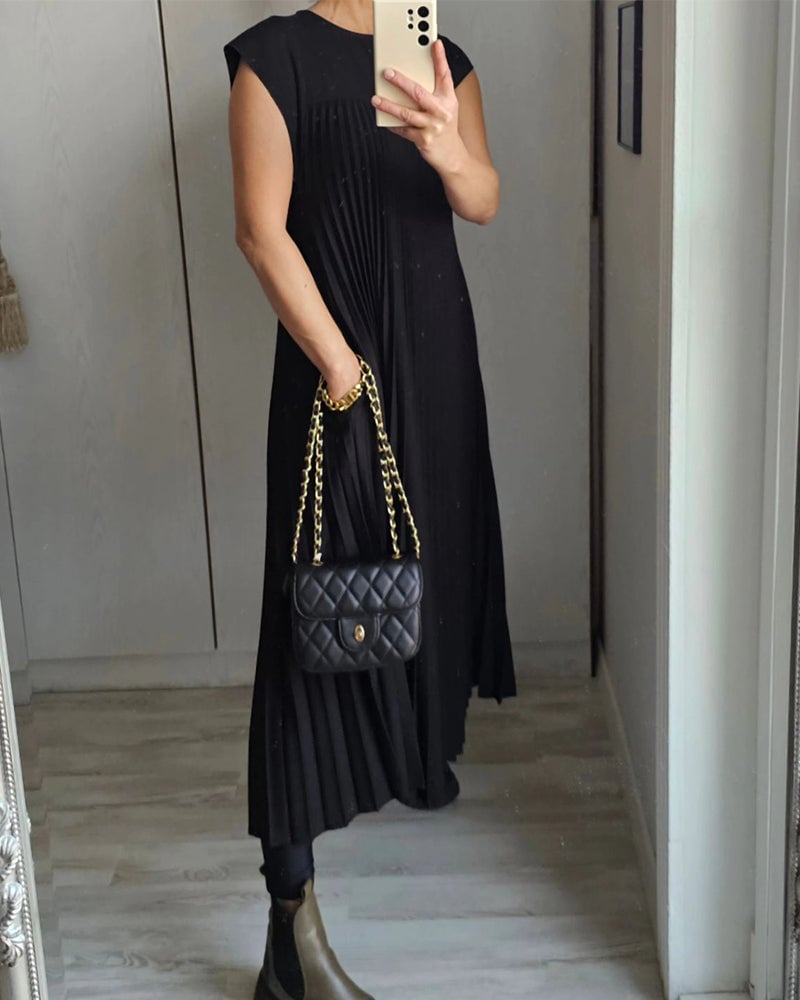 Annalise™ Pleated Elegance Maxi Dress