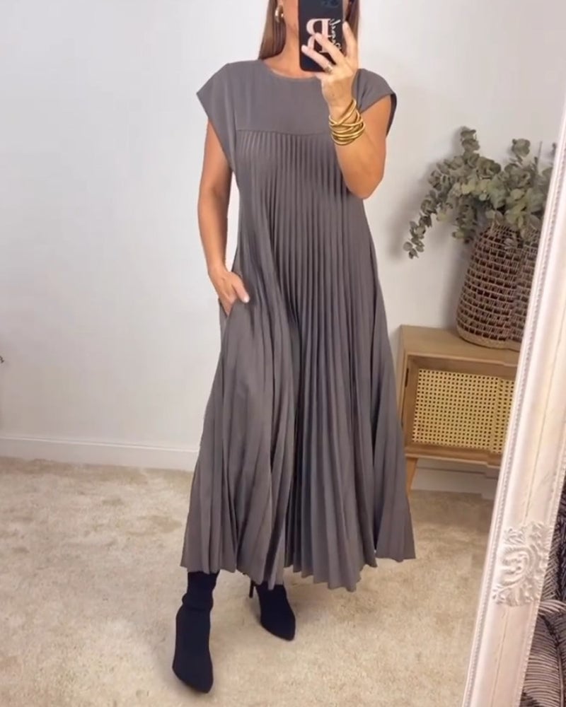 Annalise™ Pleated Elegance Maxi Dress