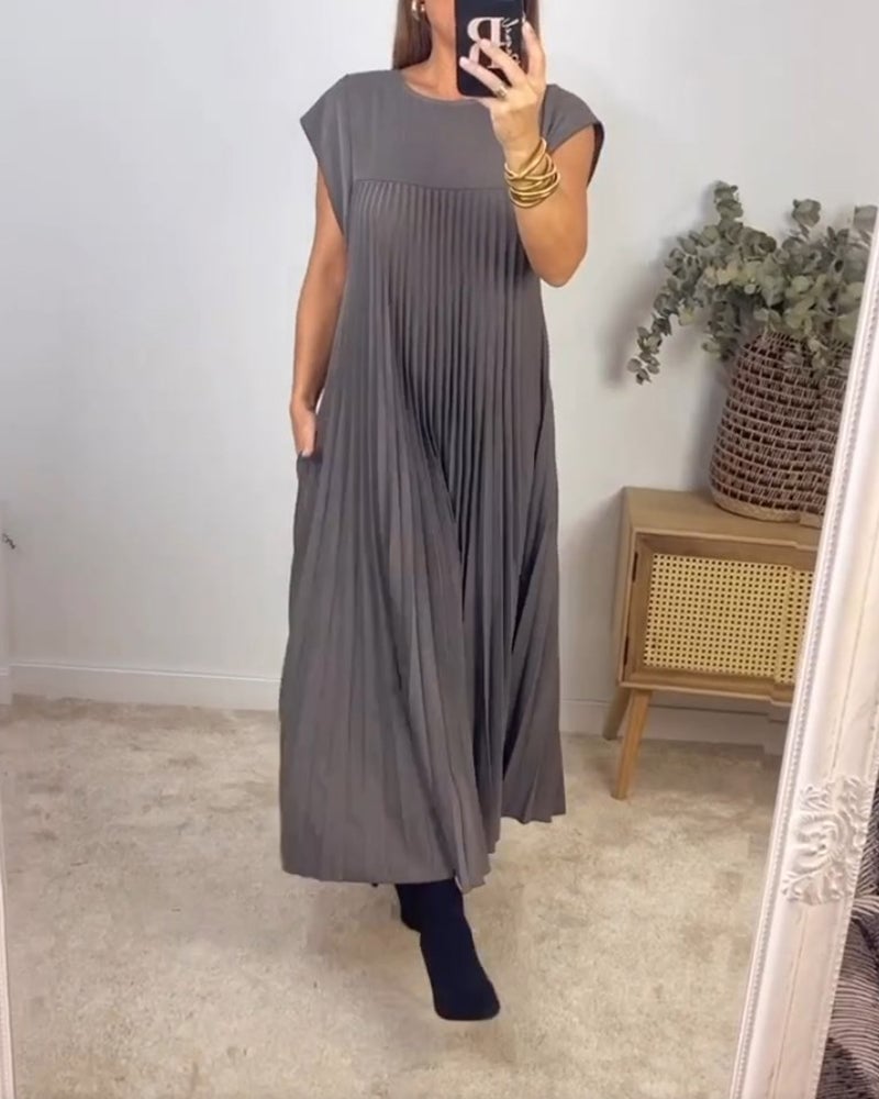 Annalise™ Pleated Elegance Maxi Dress