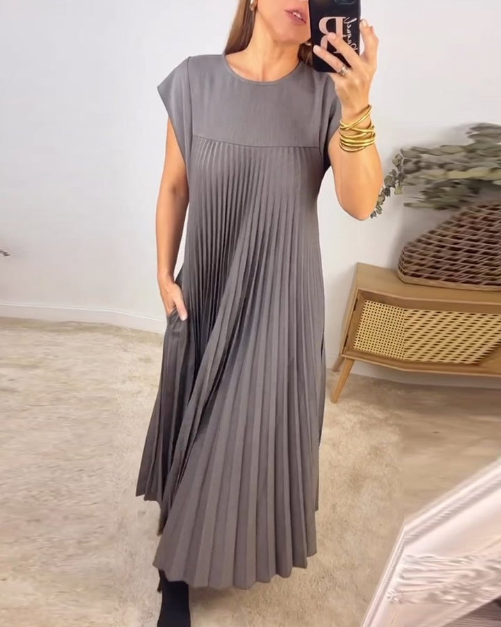 Annalise™ Pleated Elegance Maxi Dress