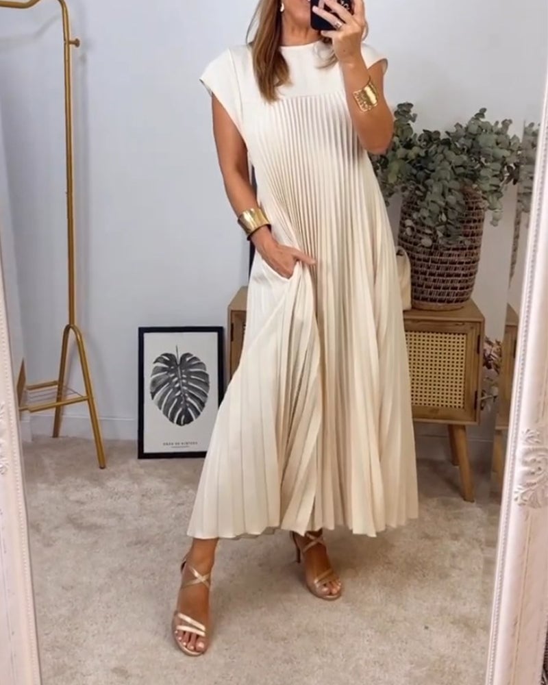Annalise™ Pleated Elegance Maxi Dress