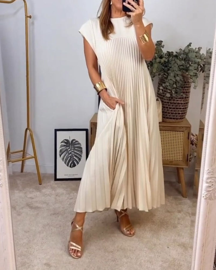 Annalise™ Pleated Elegance Maxi Dress