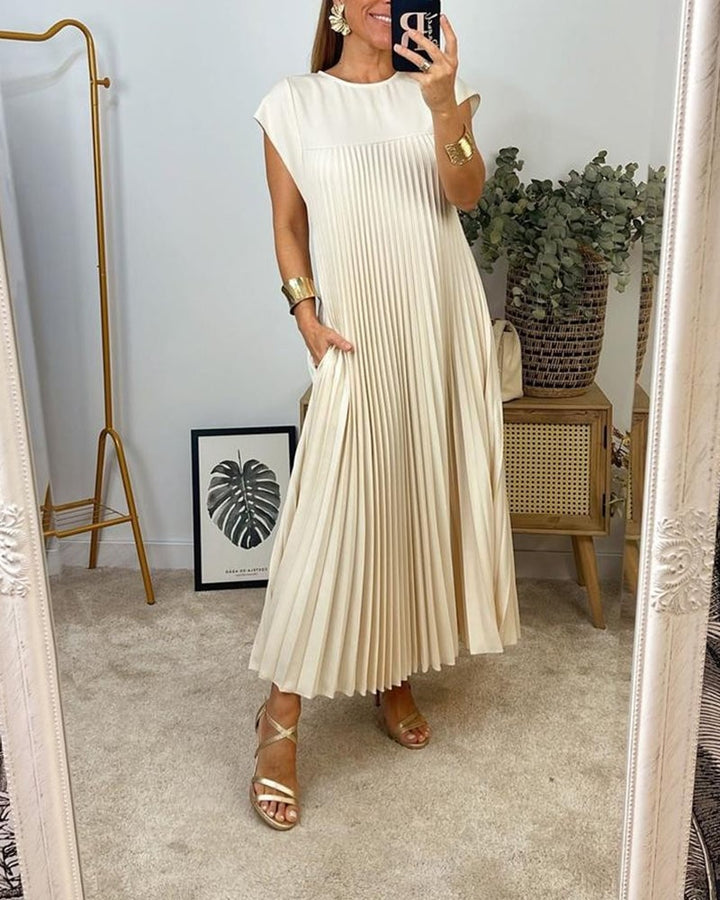 Annalise™ Pleated Elegance Maxi Dress